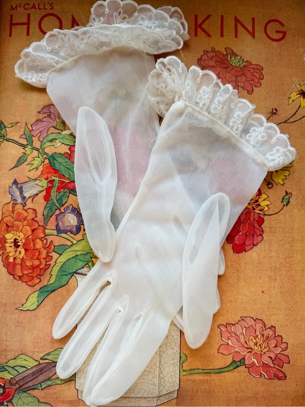 Vintage 50s-60s Sheer White Nylon and Floral Eyelet Lace Cuff Gloves